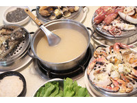 ▲▼火鍋湯底要熬煮4小時。（圖／記者陳建竹攝）