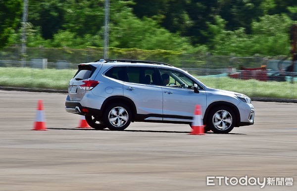 新加坡直擊／速霸陸Forester e-Boxer淺嚐開箱　節能至上的大和森林人（圖／記者游鎧丞攝）