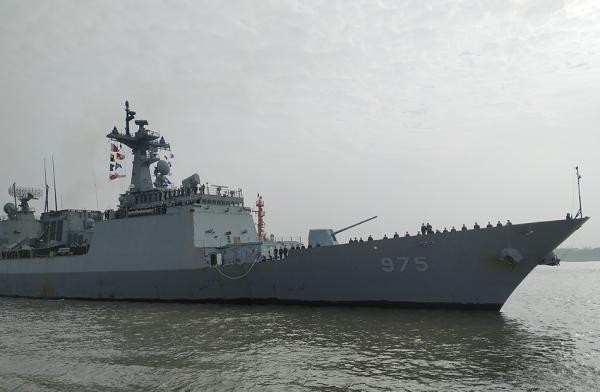 ▲▼忠武公李舜臣號導彈驅逐艦訪問上海。（圖／翻攝自澎湃新聞，下同）