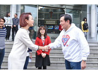 ▲▼前總統馬英九蒞臨ETtoday接受專訪，受到同仁熱烈歡迎。（圖／記者林敬旻攝）