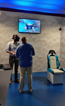 hTC在日前CES展出的VR虛擬實境新品，擄獲全球36項大獎，樹立起高階VR新標竿。（翻攝自hTC臉書粉專）