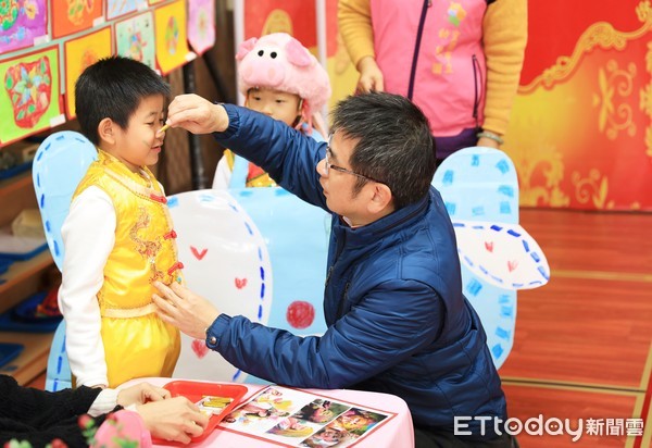 ▲▼宜蘭市立幼兒園23日安排小朋友們，探索學習認識台灣、印度、西班牙的新年節慶文化活動並與大家分享。（圖／記者游芳男翻攝，下同）