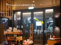 坐在店內就能看到火車在眼前呼嘯而過，地理位置也是絕佳。