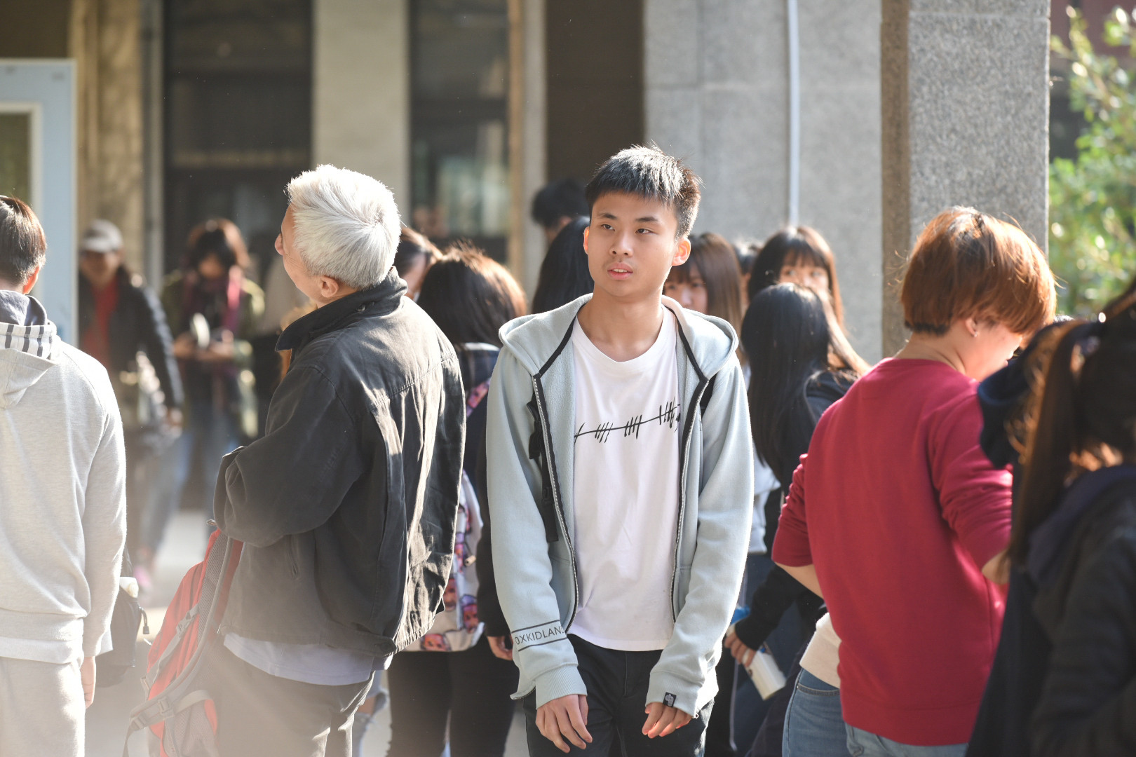 ▲▼大學學測登場，考生考完英文課目離開教室。（圖／記者林敬旻攝）