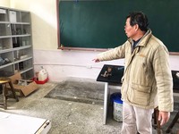 游文言表示，對於電池充電，其實不只有他去充，學校其他老師時也會充，車輛有什問題，他都會幫忙修理。