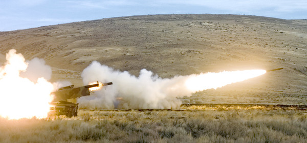 ▲▼圖為美軍高機動火砲系統（HIMARS）火箭。（圖／達志影像／美聯社）