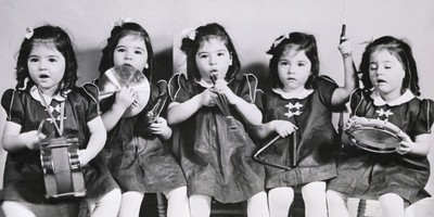 全球首例「五胞胎姊妹花」　政府供人參觀斂財　逃離回家又被生父性侵