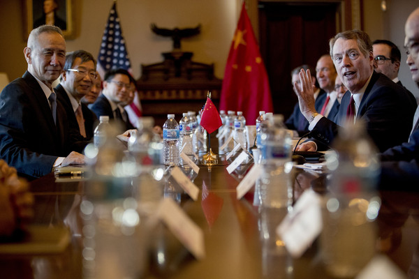 刘鹤率代表团抵达白宫 中美新一轮贸易谈判开