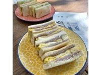 「芋泥起司蛋吐司」是店內人氣招牌，圖為兩份的量。
