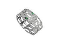 Serpenti Eyes on Me系列鑽石與祖母綠手環，約2,333,000元。