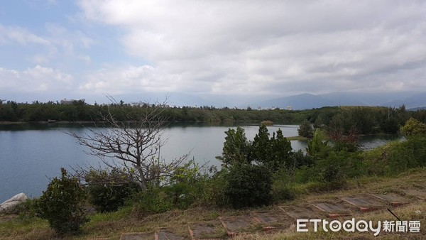 ▲民眾在溼地亂放生遭罰6萬。(圖/記者楊均典攝)