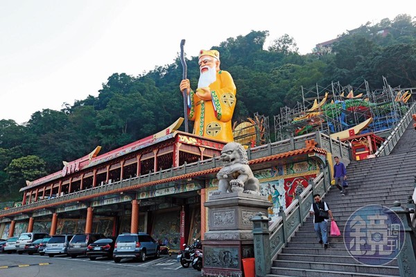 新北市南山福德宮標高302公尺,是北台灣規模最大的土地公廟。