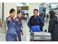華航機師罷工，松山機場旅客報到情形。（圖／記者林敬旻攝）