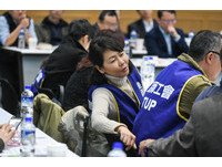 華航機師罷工，勞資第三次座談會議，工會常務理事陳蓓蓓針對口誤致歉。（圖／記者林敬旻攝）