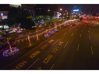▲▼2019台北燈節,中華路燈海隧道。（圖／記者李毓康攝）