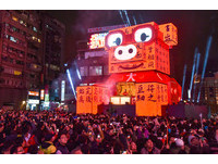 ▲▼2019台北燈節開幕點燈典禮,百變豬寶亮晶晶,豬寶,台北燈節主燈。（圖／記者李毓康攝）