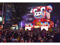 ▲▼2019台北燈節開幕點燈典禮,百變豬寶亮晶晶,豬寶,台北燈節主燈。（圖／記者李毓康攝）
