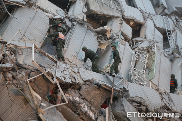 ▲2016年台南市永康區維冠大樓因地震倒塌，造成115人死104人輕重傷，當時動員全國之力搶救傷患。（圖／記者林悅翻攝，下同）