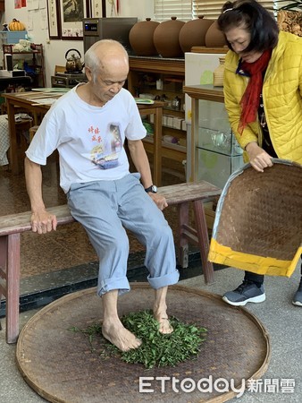 ▲ 坪林「天泰茶莊」茶味入餐 炒茶絕活聽講古兼嚐鮮。（圖／新北市農業局提供）