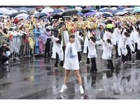 2019台北燈節踩街嘉年華遊行,東京迪士尼35週年慶特別遊行。（圖／記者李毓康攝）