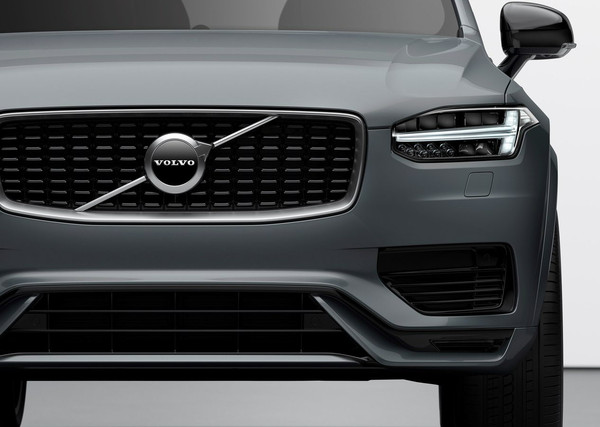 ▲Volvo推新行混合動力系統，XC90小改款。（圖／翻攝Volvo）