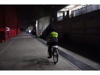 舉辦在屏東的台灣燈會，光是228一天就湧入了167萬人潮，但也因暴漲的人數，導致許多民眾等了好幾小時的接駁車。