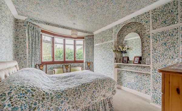 房仲瞎照（圖／翻攝自http://terriblerealestateagentphotos.com/）