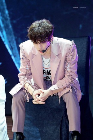 張東雨花了一年半推出新專輯,心情無比緊張。(翻攝自SpringRain推特)