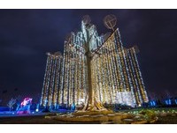 2019台灣燈會的南島原鄉燈區，以整個南島語系來構思原住民文化，透過生命樹來訴說南島民族共同生命的起源及傳承古老的記憶，這是在台灣燈會30年來原住民燈區不曾有過的。