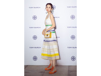 ▲▼TORY BURCH DESTINATION ANYWHERE快閃店。（圖／翻攝古力娜扎工作室微博）