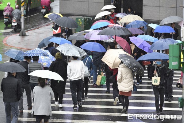 ▲▼2019.03.08冷氣團南下，台北地區寒冷多雨  。（圖／記者湯興漢攝）