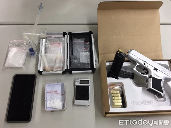▲警方逮捕慣竊並起獲毒品、槍枝。(圖/記者張君豪攝)