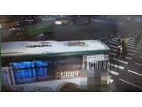 死者母親接獲噩耗趕往醫院，面對女兒遺體痛哭失聲，駕駛雖解釋有停下查看，但沒想到還是惹出人命。