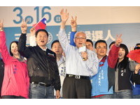 三重立委補選，國民黨參選人鄭世維選前之夜，吳敦義，馬英九，周錫瑋到場支持。（圖／記者湯興漢攝）