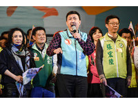 余天選前之夜造勢晚會，余天致詞。（圖／記者林敬旻攝）