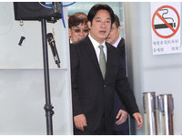 賴清德認為，國民黨因應之道是提出要簽訂和平協議，西藏血淋淋教訓，是和平協議無法阻止併吞，台灣是主權獨立國家，要過自由民主的生活，不做第二個香港，不做第二個西藏。