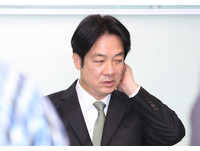 但深刻感受民進黨處境艱辛，加上日前中國國家主席習近平提出習五點，也公開嚴明九二共識就是一個中國原則，沒有國民黨說的一中各表，逼迫台灣投降式的一國兩制。