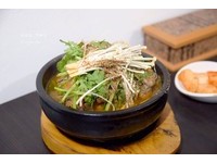 招牌菜首推馬鈴薯豬骨湯、炒碼拉麵、炸醬麵、辣五花肉拌飯、烤肉，為客人點餐率、討論度最高的菜色。