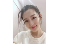 ▲▼李沁仙氣代言雪肌精。（圖／翻攝自微博）