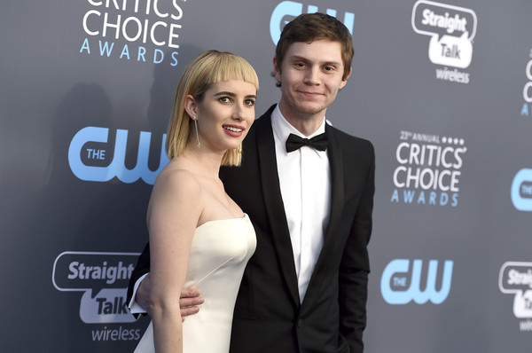 ▲▼彼得伊凡斯（Evan Peters）和艾瑪羅勃茲（Emma Roberts）分手。（圖／達志影像／美聯社）