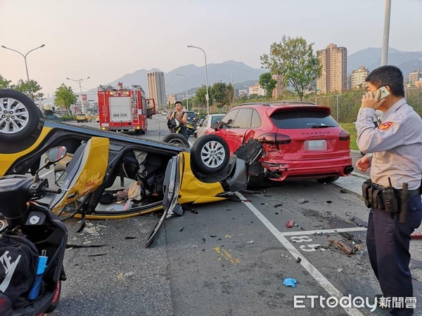 ▲▼小黃拐飆80km撞飛天！「保時捷哥」剛停車遭衝擊　開門看爆尾賠慘了…。（圖／記者黃彥傑攝）