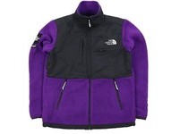 紫色的Denali Jacket。