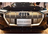 雖說礙於法規限定，奧迪e-tron在台導入版本並未如海外車型採用全新鏡頭式後視鏡。