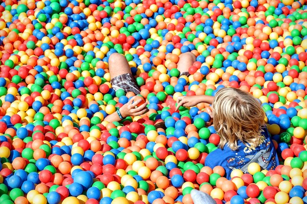 ▲▼球池,球,小孩,兒童,玩耍。（圖／取自免費圖庫pixabay）