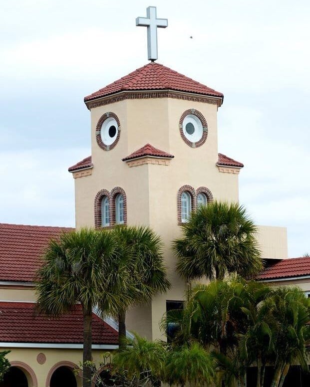 ▲▼佛羅里達有棟「困惑雞教堂」。（圖／翻攝自FB，Classic FM）