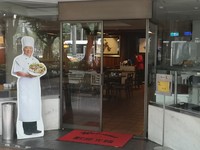 ▲▼2019必比登美食都一處：信義區的北平菜館，擁有60多年的歷史，菜色豐富多元，皆傳授自店老闆的曾叔，他曾是清朝慈禧太后的御廚。酥脆多汁的「炸丸子」採用豬後腿肉切塊製成，來店必嚐。（圖／記者宋良義攝）