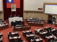 ▲韓國瑜議會質詢。（圖／記者吳奕靖攝）