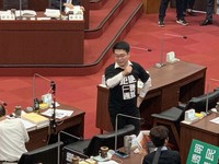 ▲韓國瑜議會質詢。（圖／記者吳奕靖攝）