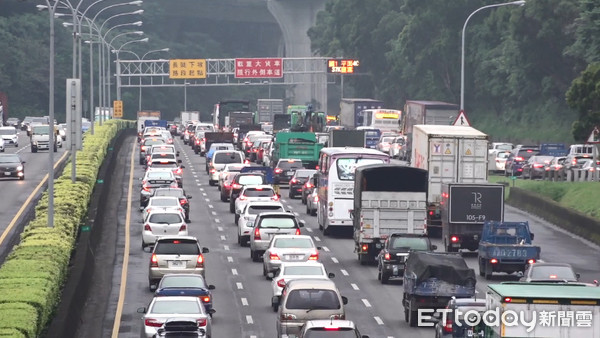 ▲國道返鄉車潮。（示意圖／記者陳家豪攝）