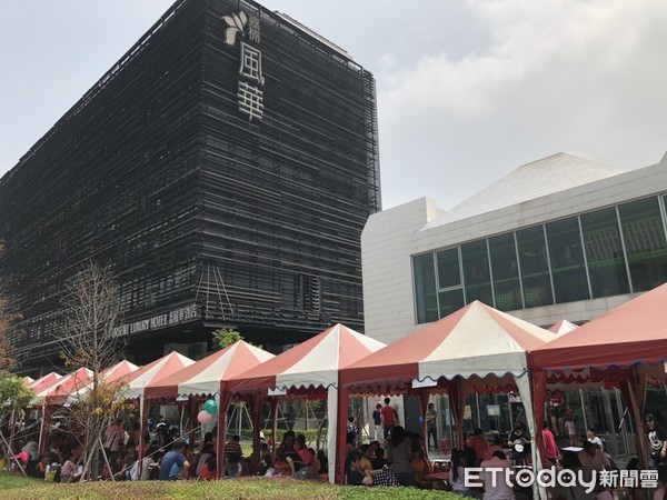 ▲▼ 嘉楠風華酒店封街寫生趴,第一名可獲免費住宿。(圖/記者翁伊森翻攝,下同)